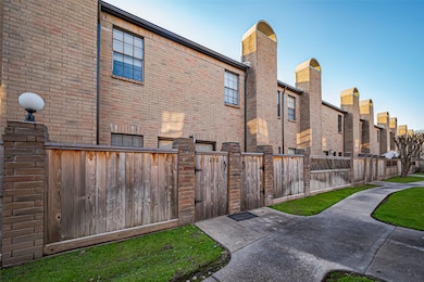 9850 Pagewood Ln unit 1207, Houston, TX 77042 - photo 2