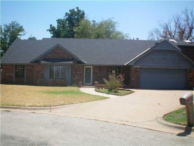 12100 N Greystone Cir, Oklahoma City, OK 73120 - photo 2