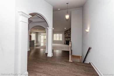 8311 Meadow Creek Dr, Goodrich, MI 48438 - photo 3