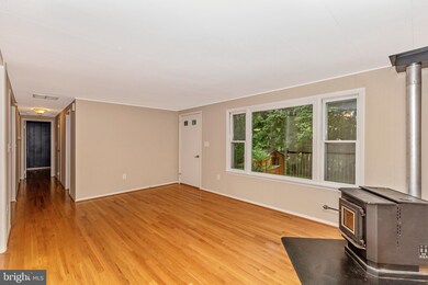 23725 Slidell Rd, Boyds, MD 20841 - photo 2