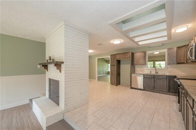 254 Oakwood Ln, Pineville, LA 71360 - photo 6