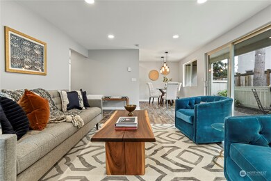 8303 212th St SW unit 4, Edmonds, WA 98026 - photo 6