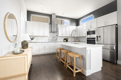 4226 Roseland Ave unit 201, Dallas, TX 75204 - photo 3