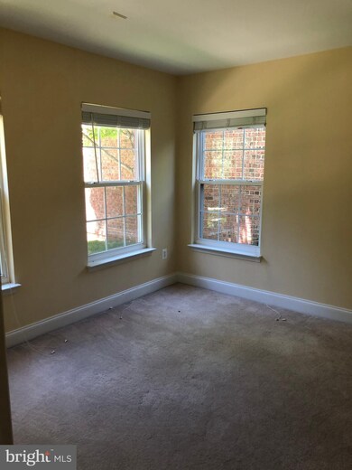 11813 Regents Park Dr, Germantown, MD 20876 - photo 6