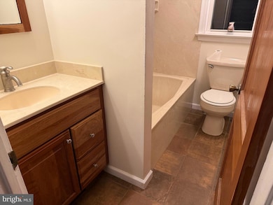 890 N Warren St, Pottstown, PA 19464 - photo 7