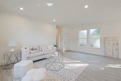 5034 Golden Forest Dr, Houston, TX 77091 - photo 7