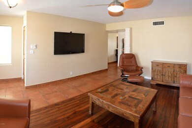 04 Family Room