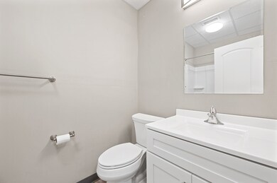 5 Pleasant St unit 202, Worcester, MA 01609 - photo 7