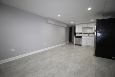 516 Crescent St unit B, Wheaton, IL 60187 - photo 3