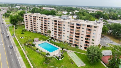 Lakeridge Condominium unit 303, Winter Haven, FL 33881 - photo 2