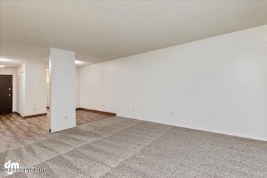 04-Living Room 20220203-DW-6864