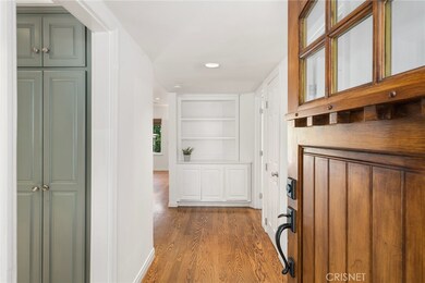 22113 Buena Ventura St, Woodland Hills, CA 91364 - photo 3