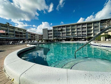 330 SE 2nd St unit 404G, Hallandale Beach, FL 33009 - photo 2