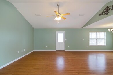 154 Conquest Ave-02