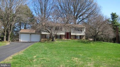 10508 Cavalcade St, Great Falls, VA 22066 - photo 2