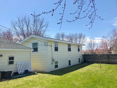 2130 Kingston Rd, Waukegan, IL 60087 - photo 4