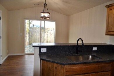 491 Marion Ln, Grants Pass, OR 97527 - photo 7