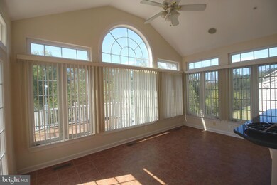 15513 Glastonbury Way, Upper Marlboro, MD 20774 - photo 4