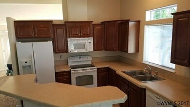 952 N Adams St, Lafayette, OR 97127 - photo 2