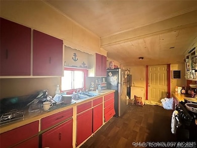 305 N Taft Ave, Okmulgee, OK 74447 - photo 3