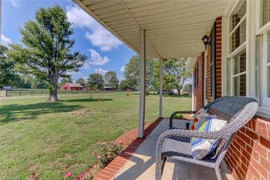 1137 Rockingham Dr, Reidsville, NC 27320 - photo 5