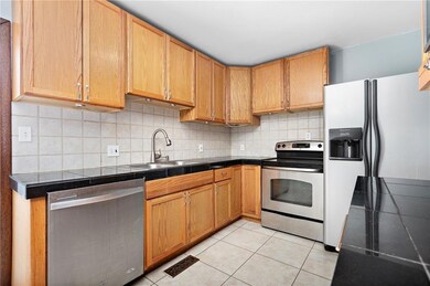 808 NW North Summit Cir, Blue Springs, MO 64015 - photo 4