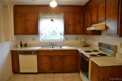 2128 Essex Mill Rd, Dunnsville, VA 22454 - photo 6