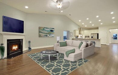 722x460 Family Room2