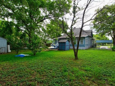 517 N Buffalo Ave, Cleburne, TX 76033 - photo 5