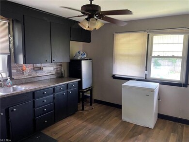 2426 E 32nd St, Lorain, OH 44055 - photo 5