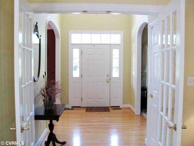 Foyer - 2 Story Foyer to greet your guests - arche