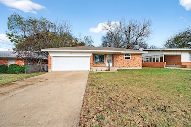 1509 E Magnolia St, Sherman, TX 75090 - photo 2