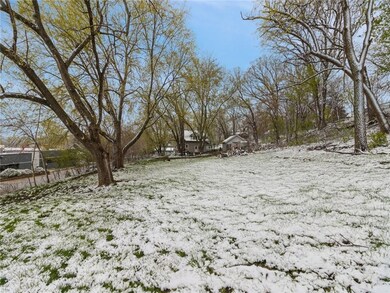 2130 SE 5th St, Des Moines, IA 50315 - photo 2