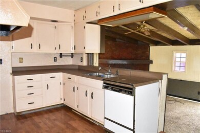 246 West St, Conneaut, OH 44030 - photo 5