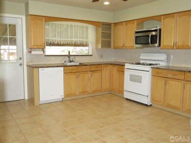 80 Harrigan St, Edison, NJ 08817 - photo 2