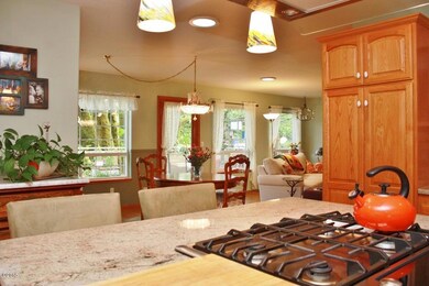 Counter-top Dining