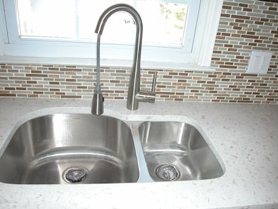 813 Regency Ct, Toms River, NJ 08753 - photo 6