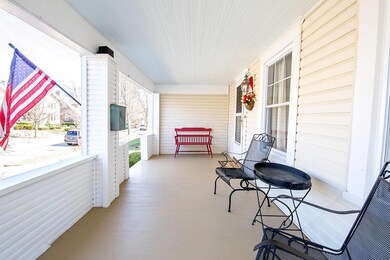 02 - Front Porch
