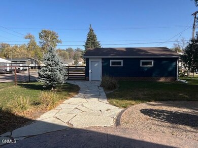 722 1st Ave N, Jamestown, ND 58401 - photo 6