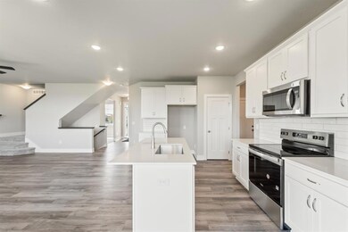 16409 Deerview Dr, Urbandale, IA 50323 - photo 7