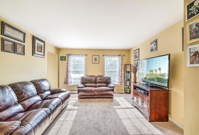 005_LIVING ROOM