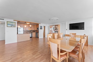 Shoreline Towers Condominiums unit 11R, Chicago, IL 60660 - photo 4