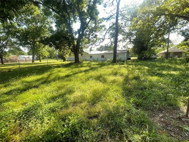 1206 N Collins Ave, Okmulgee, OK 74447 - photo 4