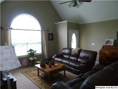 LOVE THE LEDGE ON THE BACK WALL AND ABOVE THE DOOR