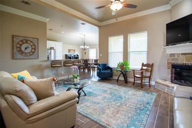 916 E 5th St, Springtown, TX 76082 - photo 4