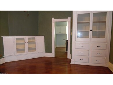 Dining Room Built-Ins
