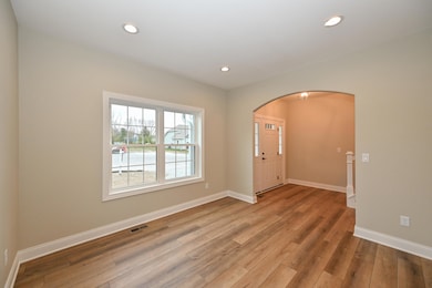 11388 W Tess Creek St, Franklin, WI 53132 - photo 5