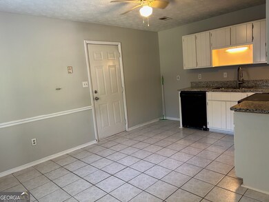 1292 Crystal Lake Rd, Atlanta, GA 30349 - photo 4