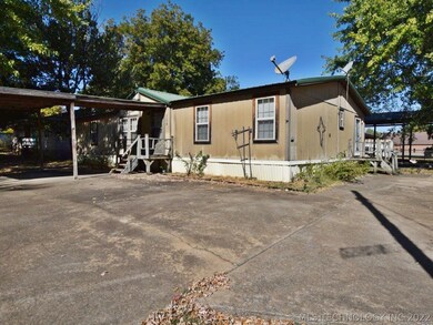304 W Delaware St, Cleveland, OK 74020 - photo 3