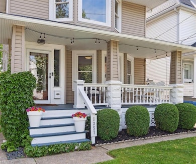 Welcoming front porch!